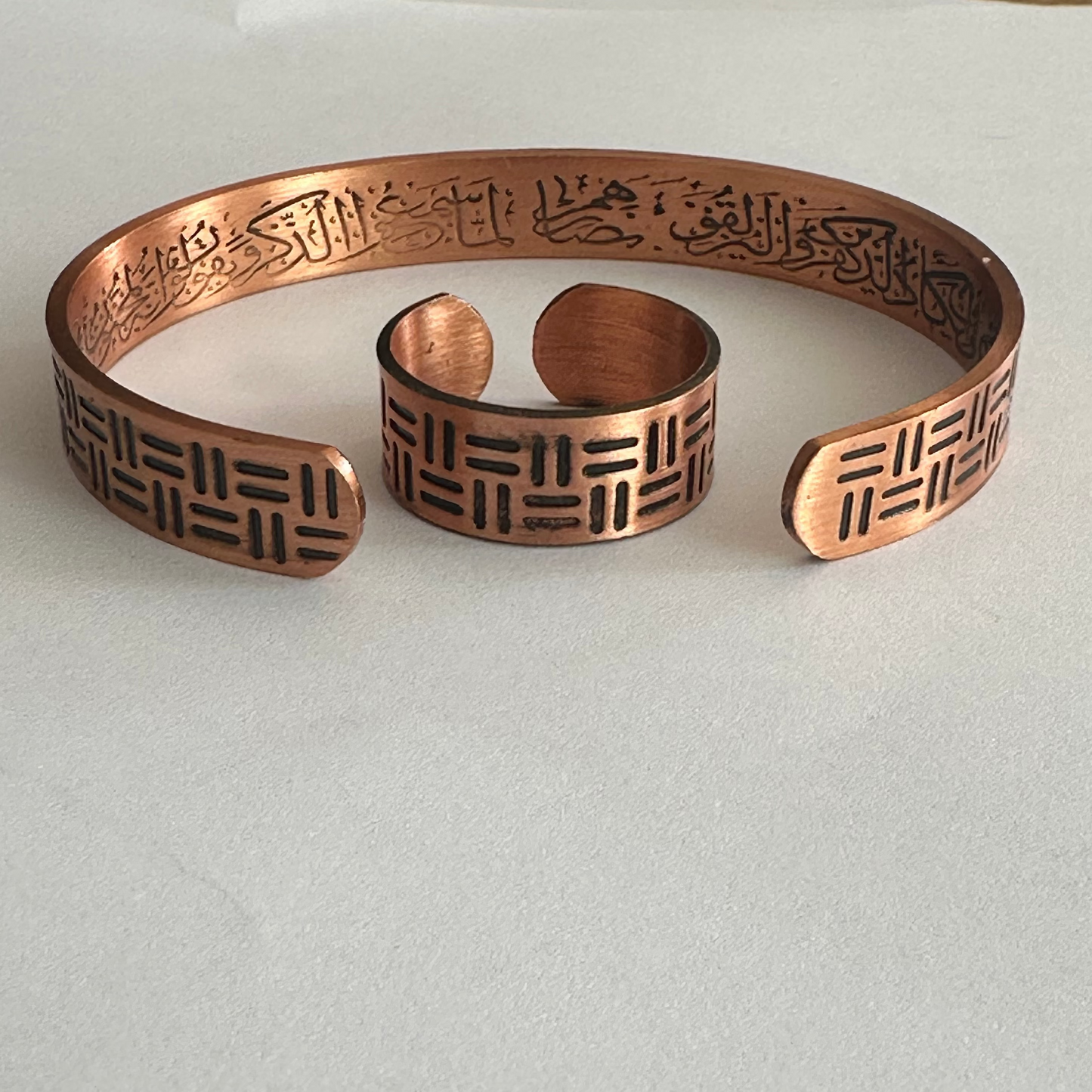 Bakırzade Çizgi Motifli Set